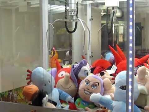 Mondogiochi Gru Mega Party.MOV